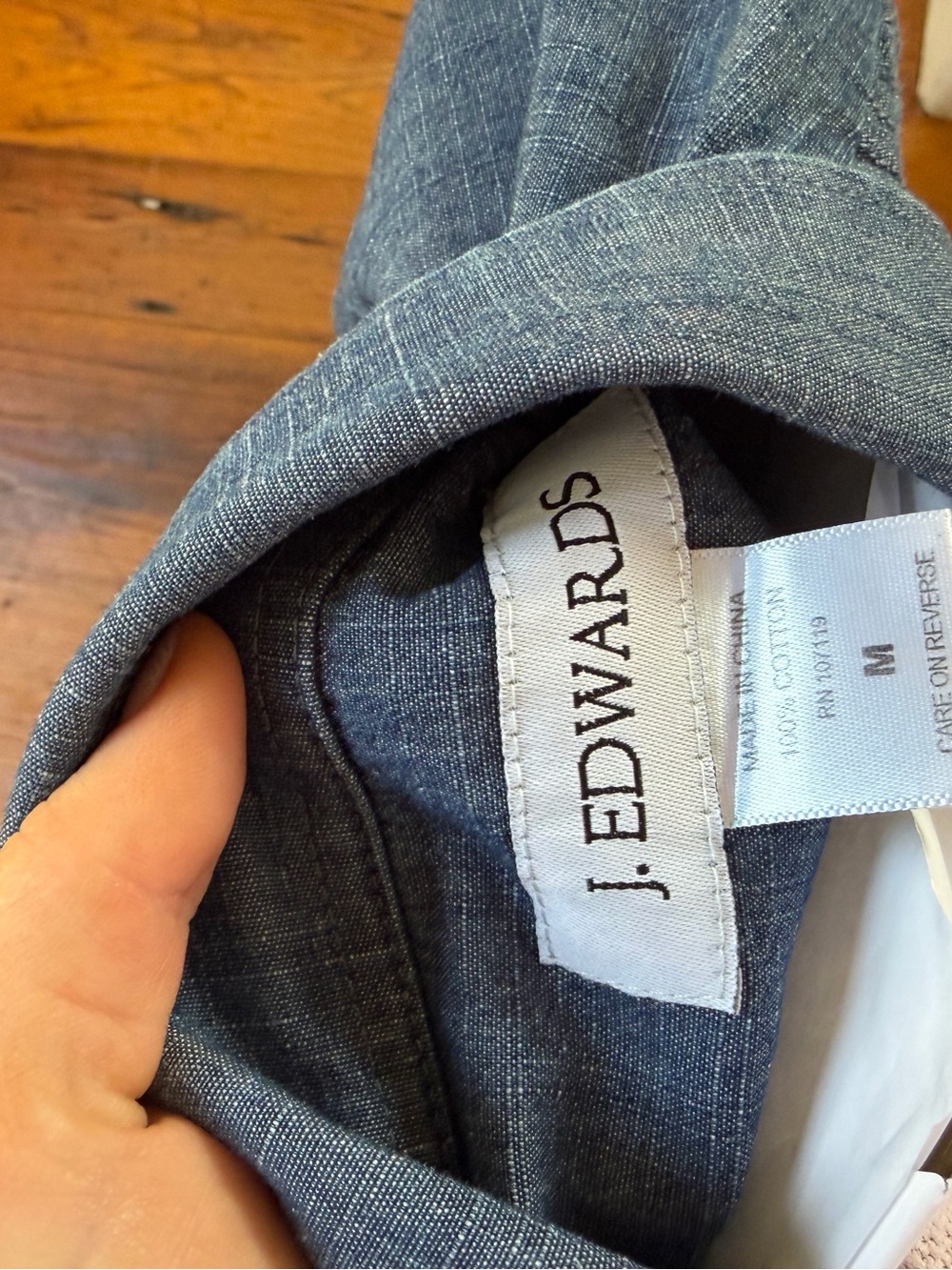 Men's Short-Sleeve Lightweight Shirt Jacket in Dark Gray - Picture 2 of 2